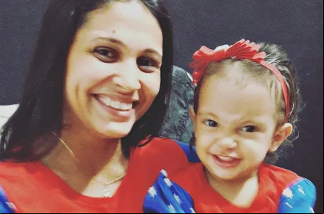 Julianne Bezerra Magalhães e a filha Maria Júlia Bezerra Magalhães