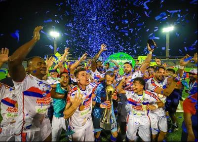 Piauí levantando a taça do Campeonato Piauiense Série B 2024