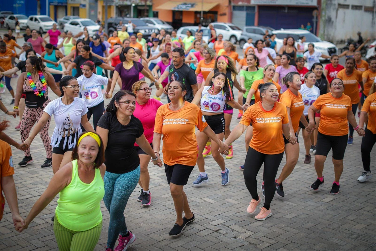 Ginástica na Praça