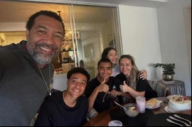 Pai de Pedro Severino divulga fotos do jogador após alta