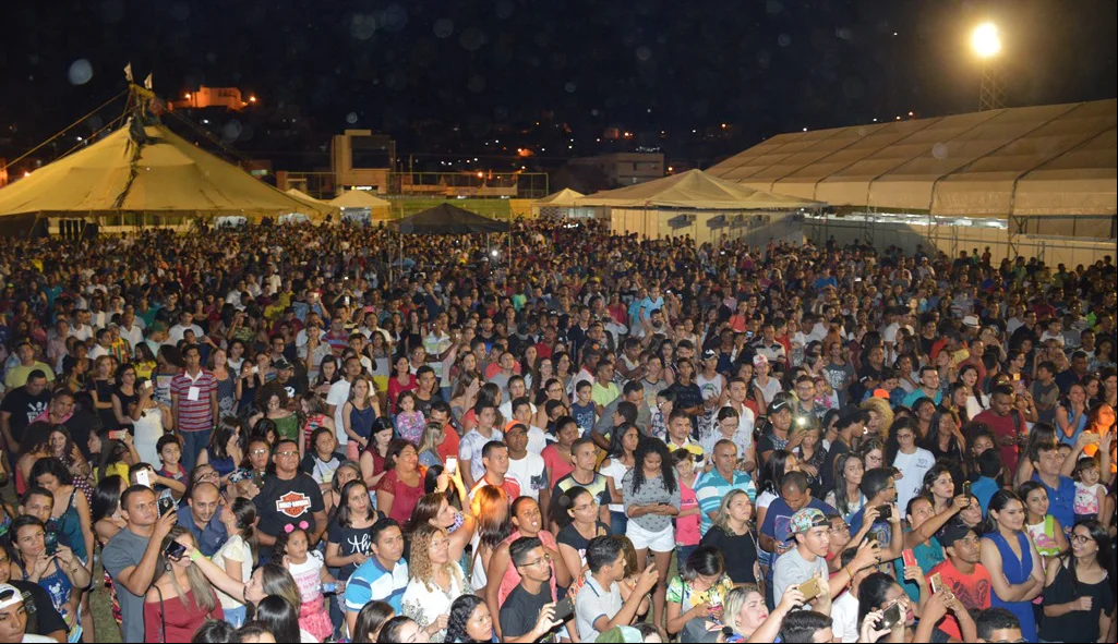 Show  com Gabriel O Pensador reúne multidão em Picos
